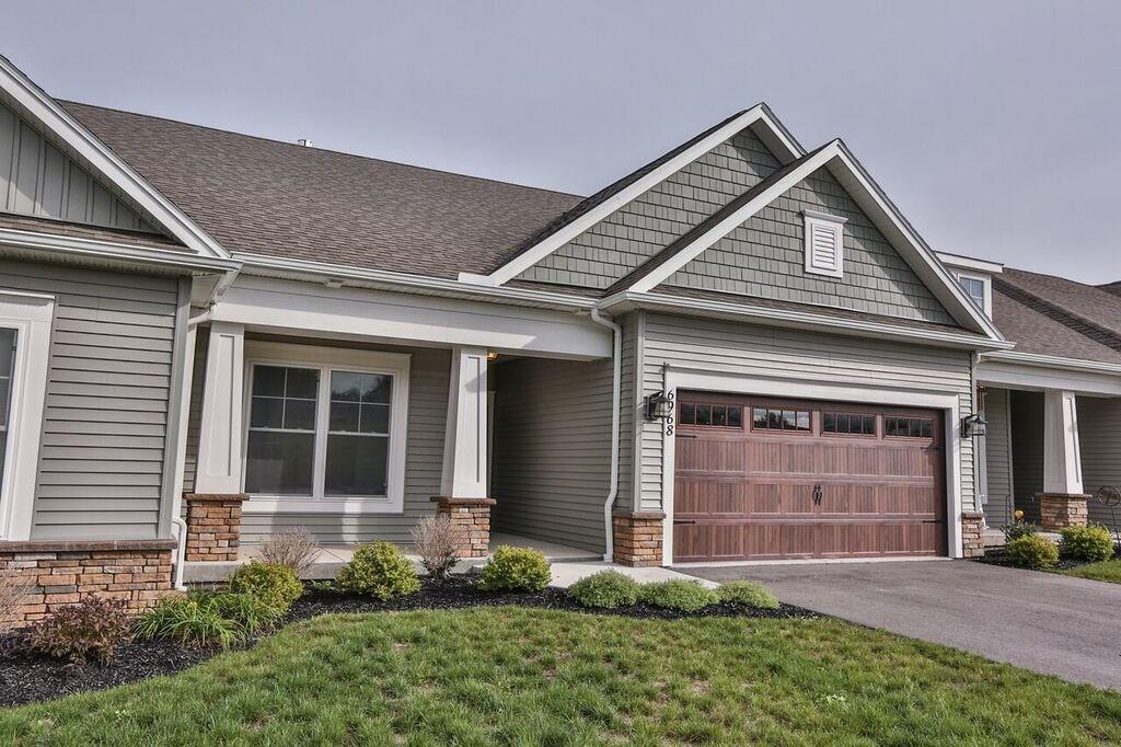 1377 Ashwood Lane - Photo 1
