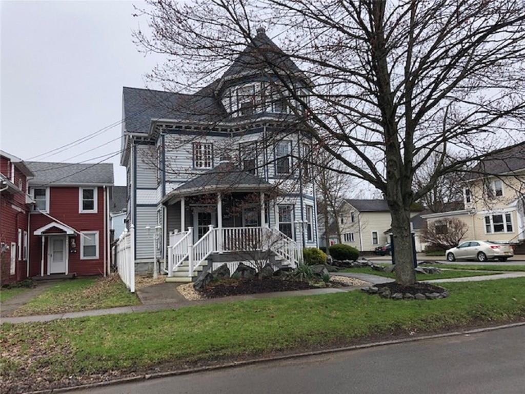 202 Barry Street - Photo 1