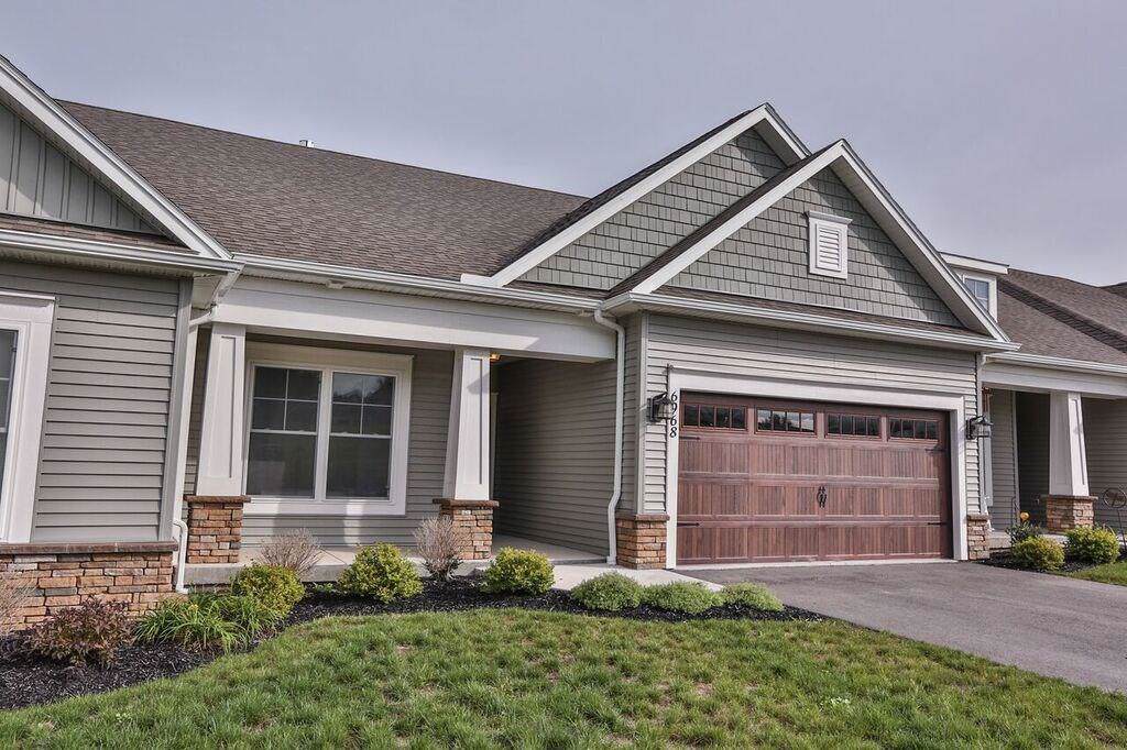 6968 Wyndham - Photo 1