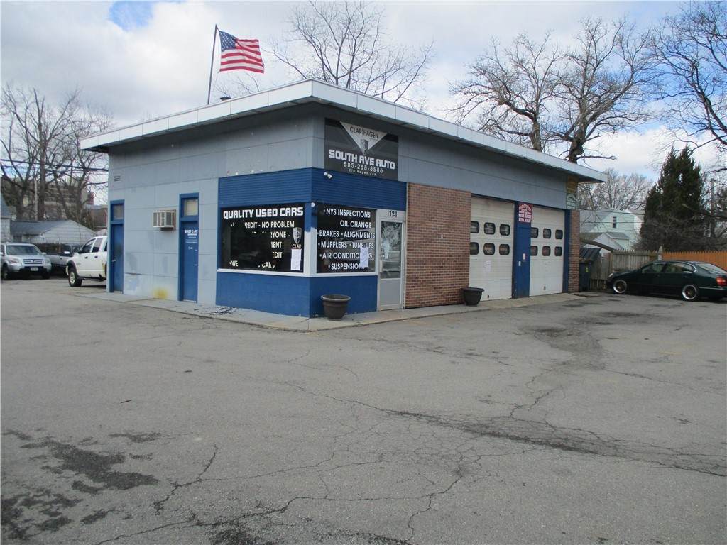 1721 South Avenue - Photo 1