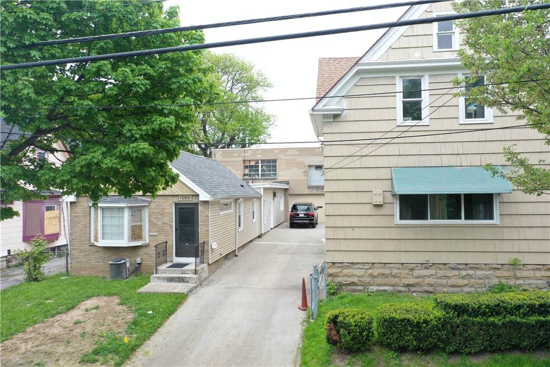 1092-1096 Joseph Avenue - Photo 1