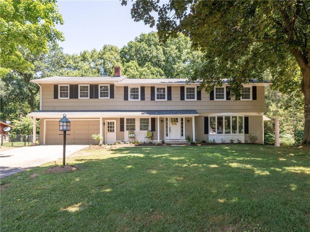 27 Rollingwood Drive - Photo 1