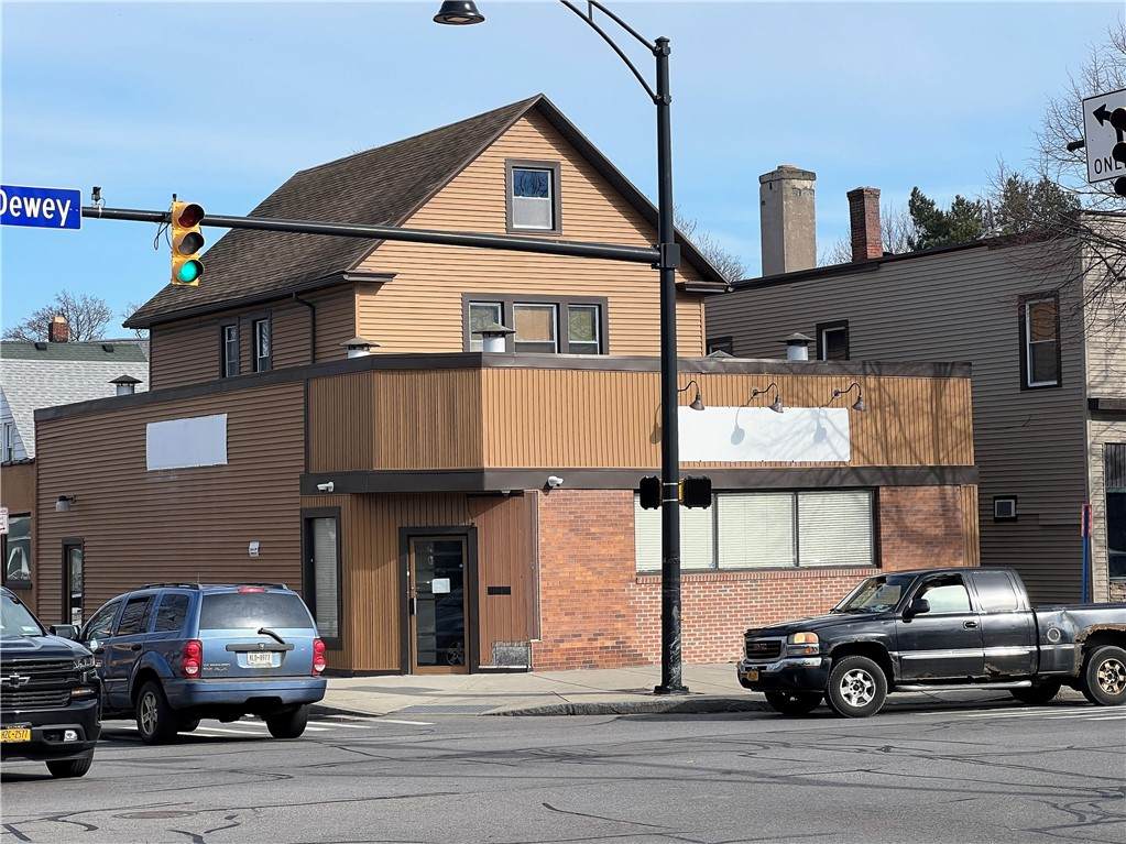 1468 Dewey Avenue - Photo 1