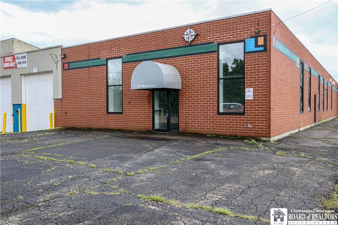 15 Tiffany Avenue - Photo 1