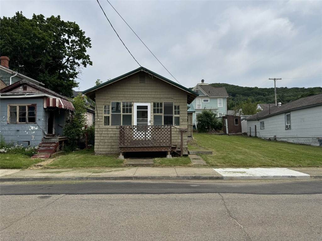36-34 Cole Avenue - Photo 1