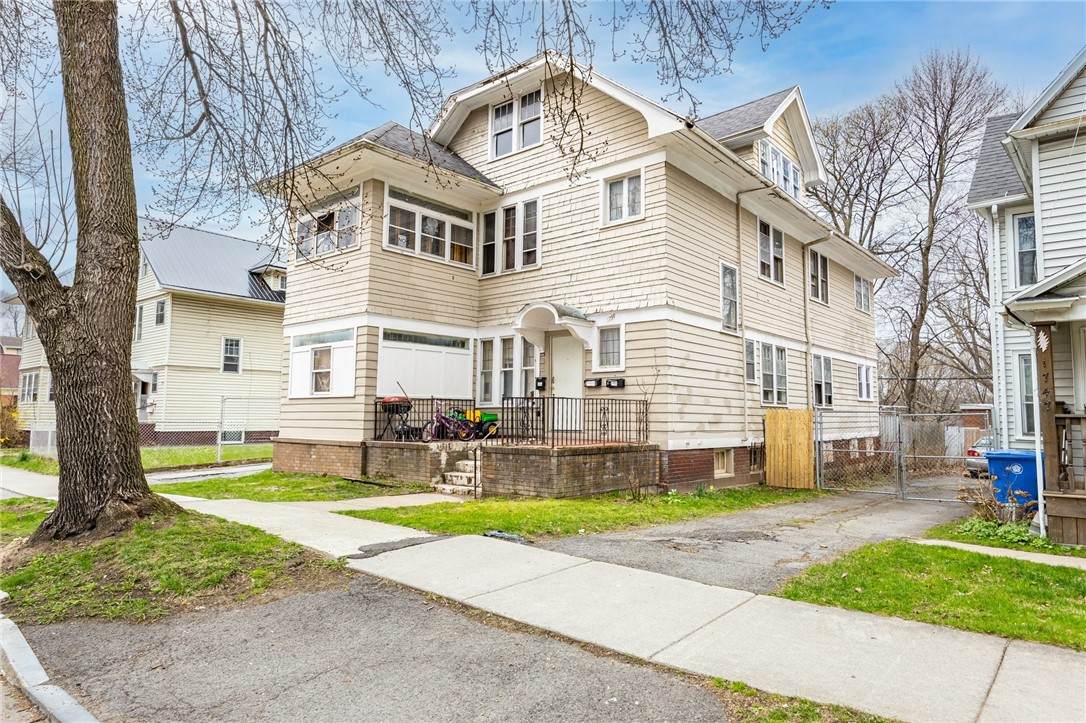 1737-1739 Saint Paul Street - Photo 1