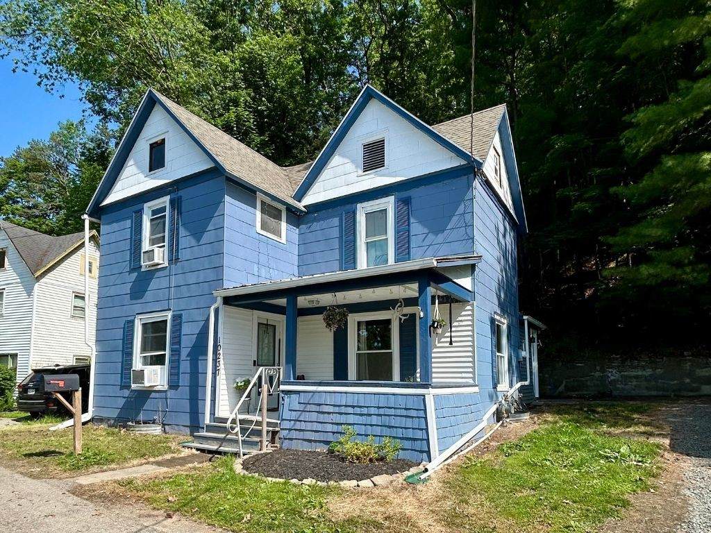 10237 Oakwood Drive - Photo 1