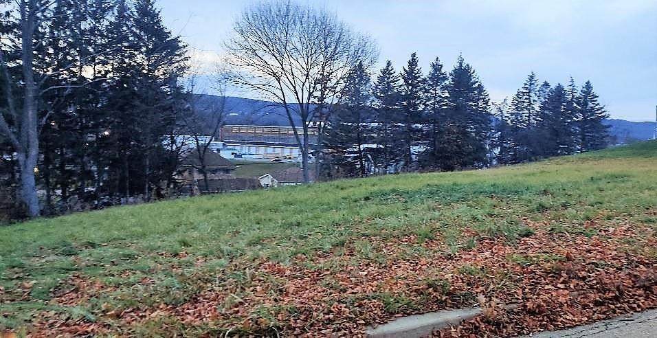 195 Greeley Avenue - Photo 1