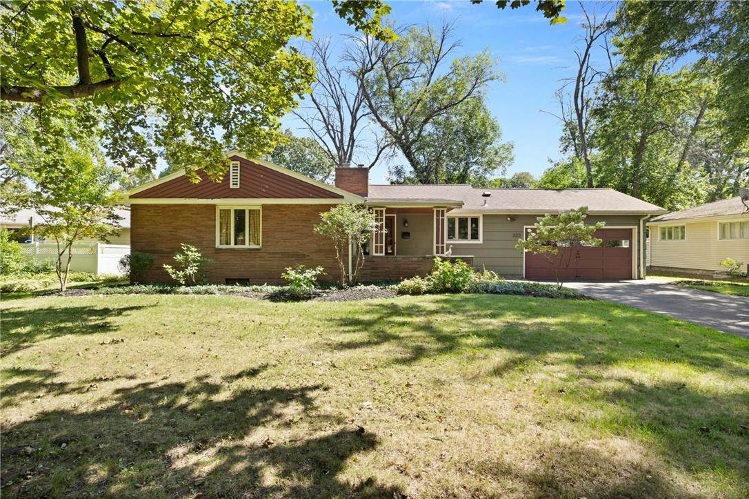 222 Shaftsbury Road - Photo 1