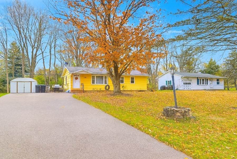 1108 Farnsworth Rd S - Photo 1