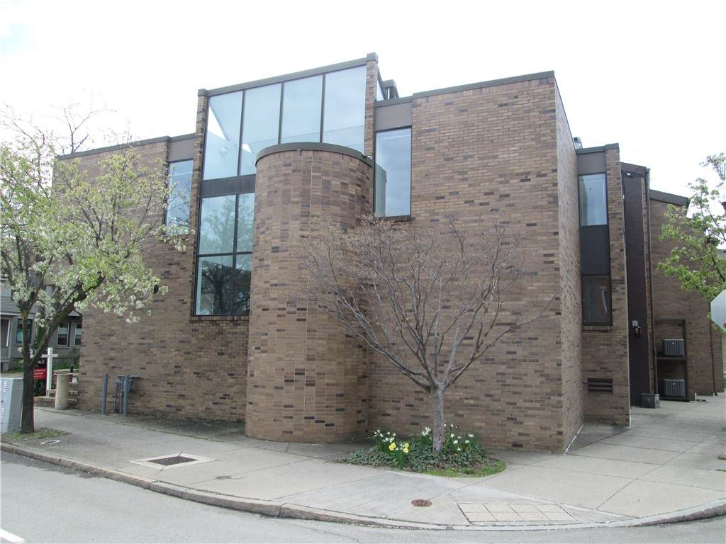 57 University Avenue - Photo 1