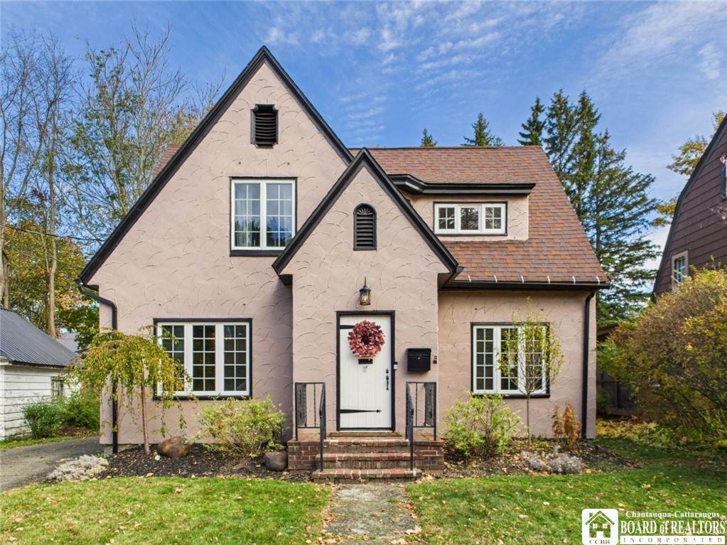 7 Stewart Avenue - Photo 1