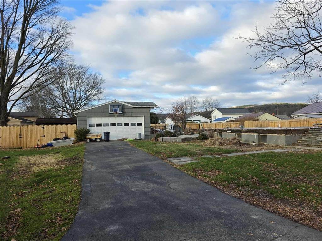 27 Dalrymple Avenue - Photo 1