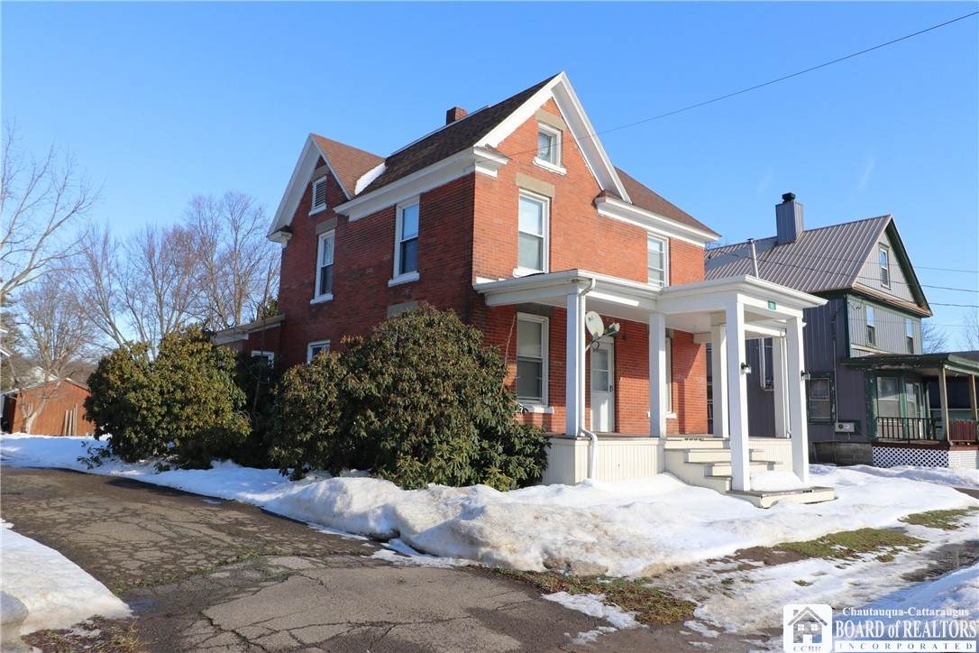 312 Pine Street - Photo 1