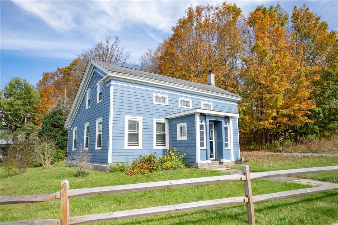 16 Railroad Avenue - Photo 1