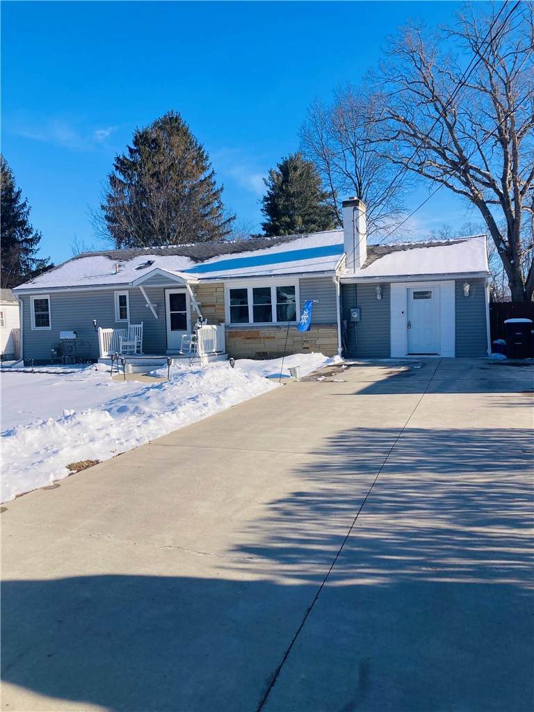 819 Sunset Drive - Photo 1