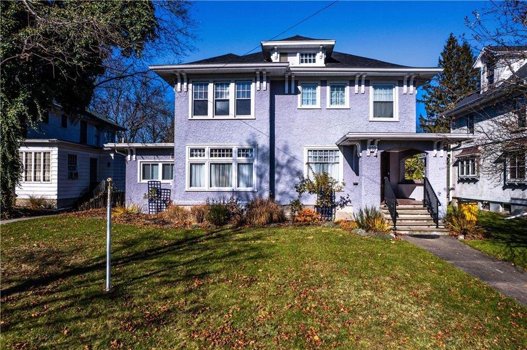 818 W Water Street - Photo 1