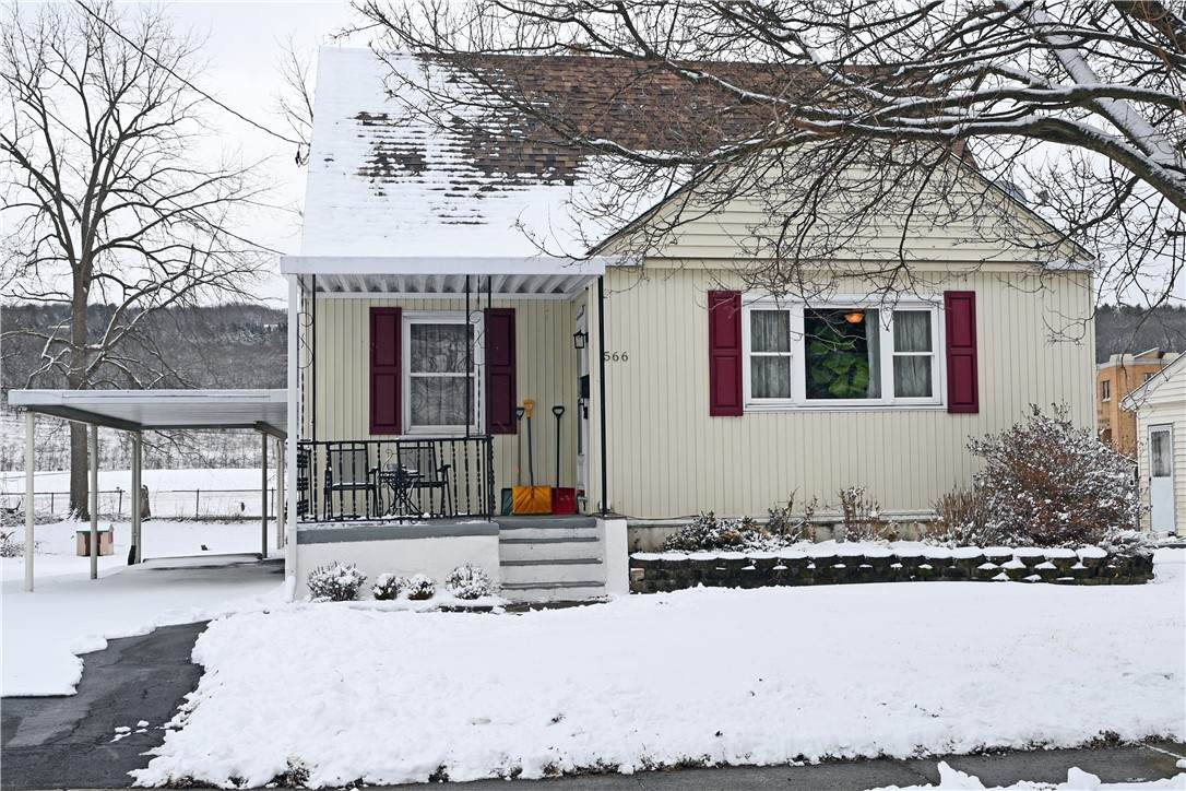 566 Gaines Street - Photo 1