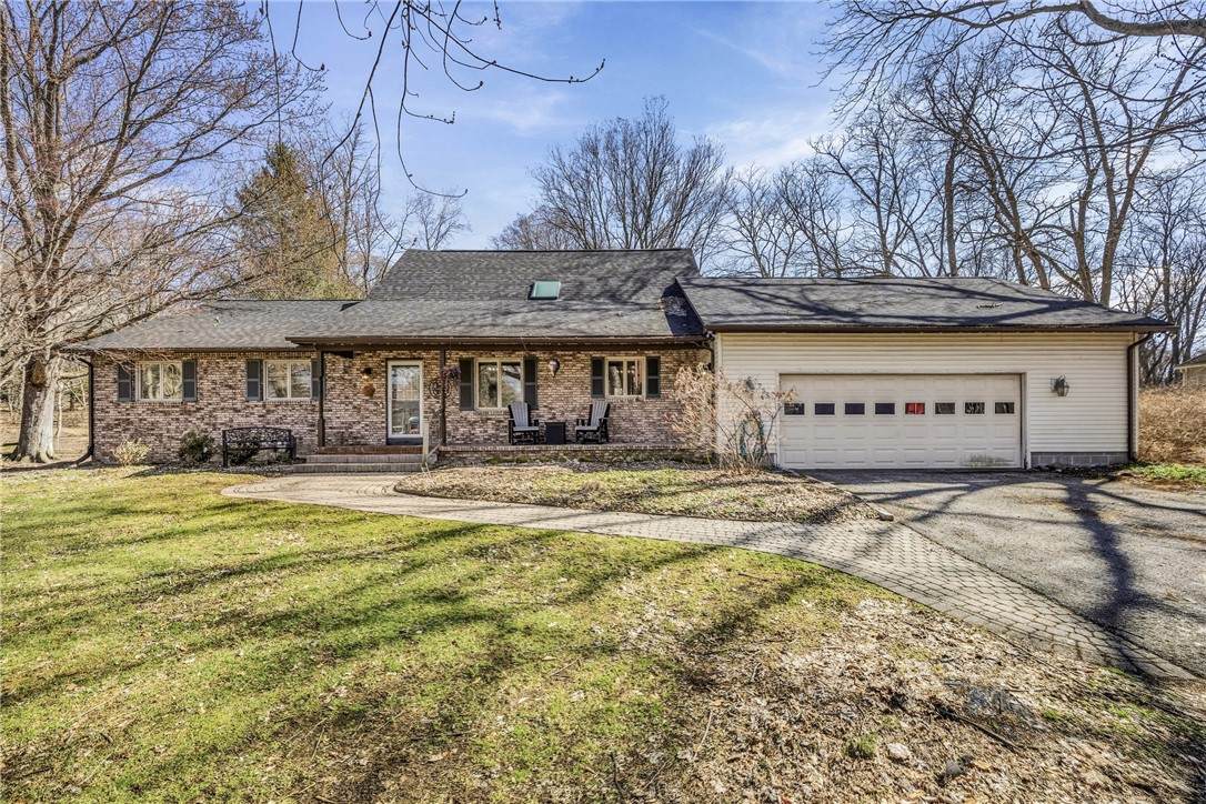 1738 Creek St - Photo 1