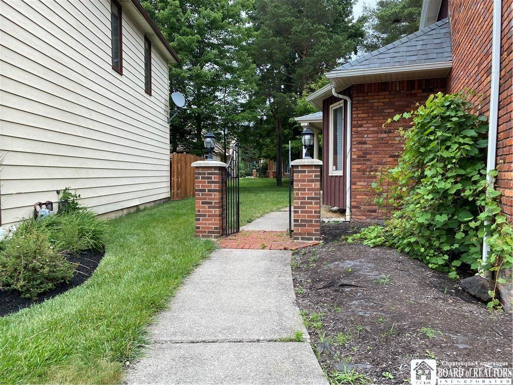https://bt-photos.global.ssl.fastly.net/rochester/orig_boomver_1_R1685359-2.jpg