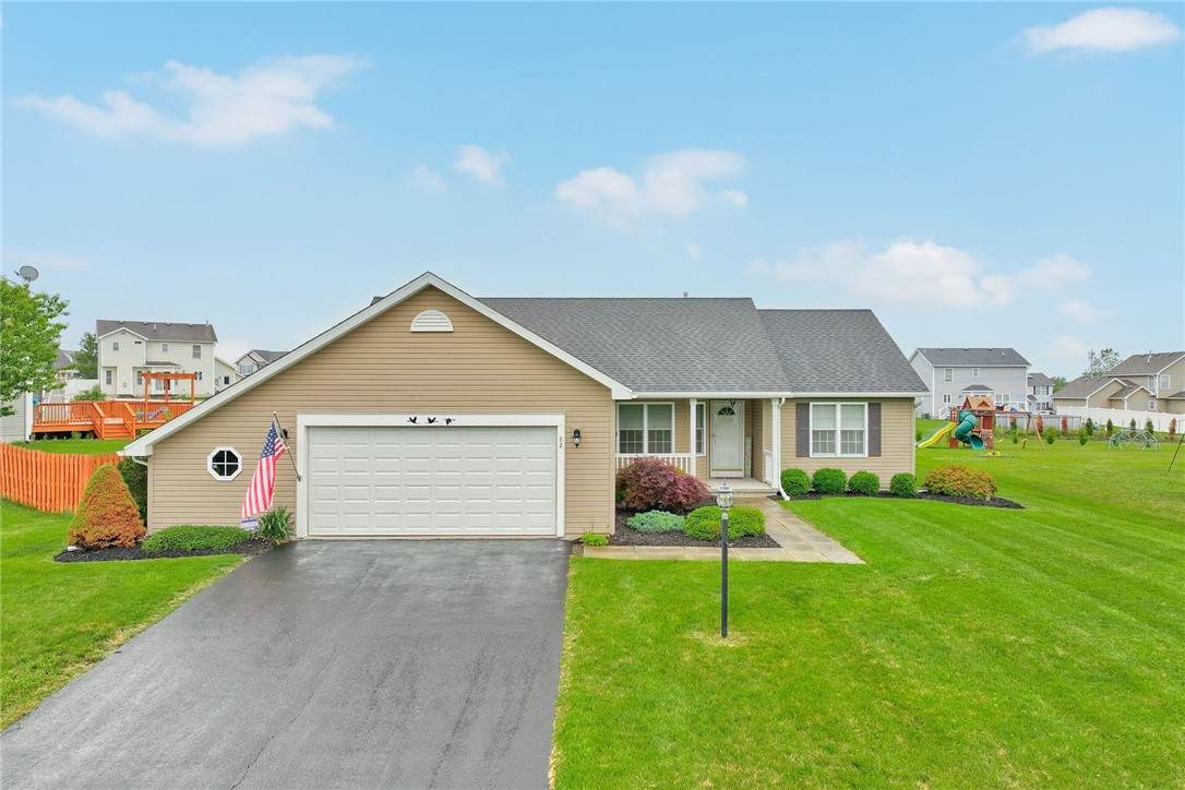 82 Harrogate Crossing - Photo 1
