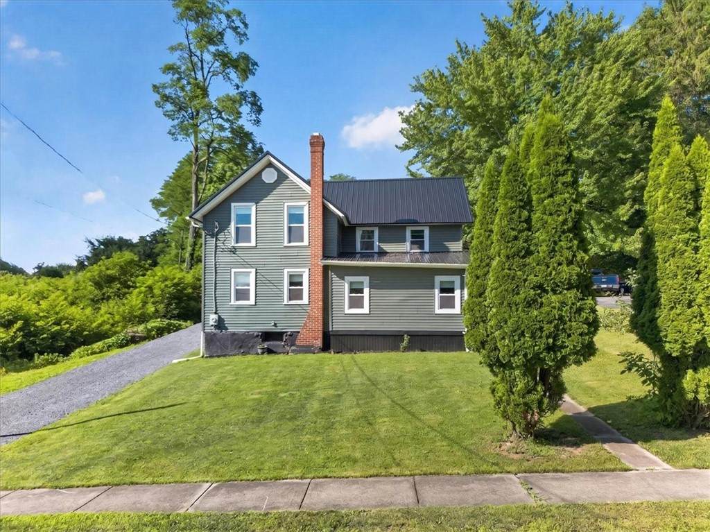 153 W Dezeng Street - Photo 1