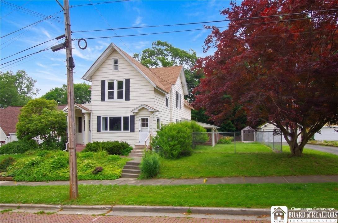135 Catlin Avenue - Photo 1