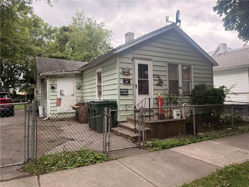 105 Parkway - Photo 1