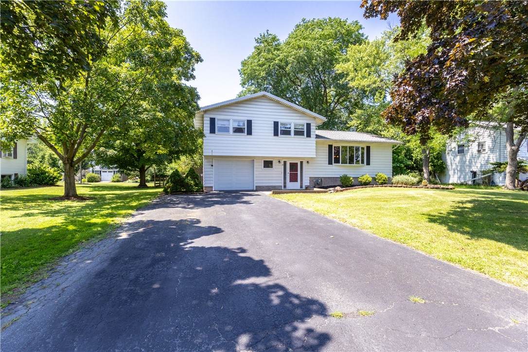 8 Lomar Drive - Photo 1