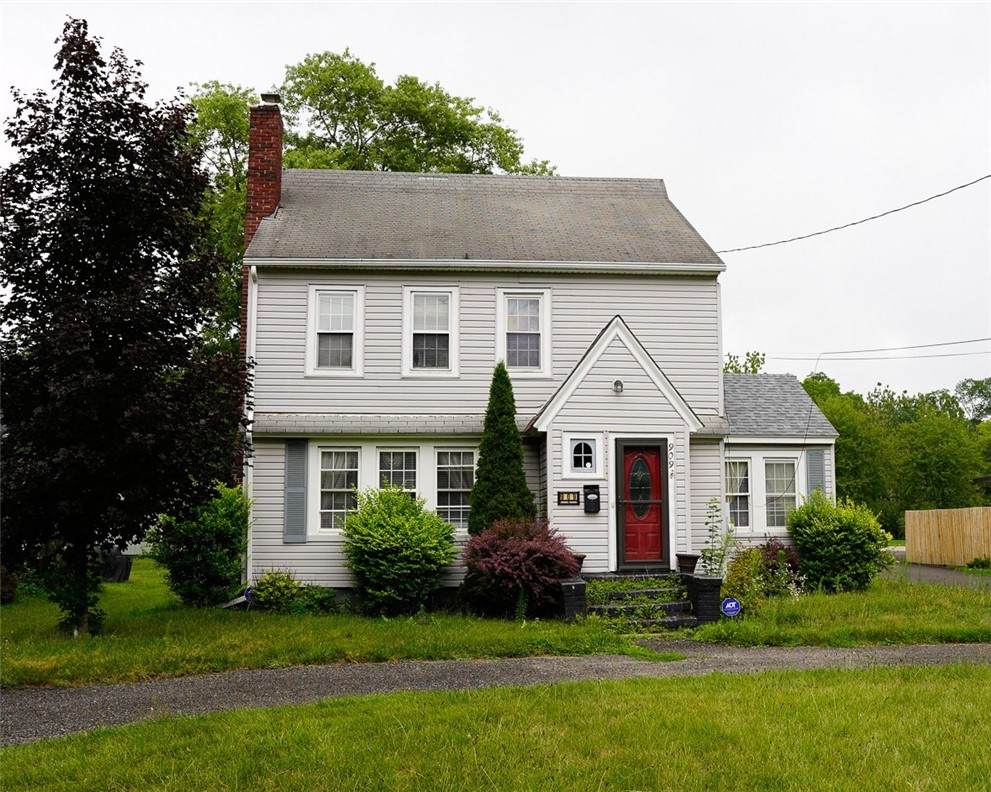 909 Main Street - Photo 1