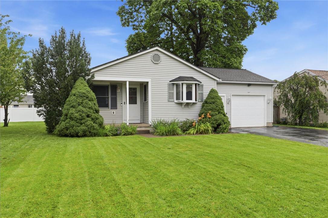 198 Mercer Avenue - Photo 1