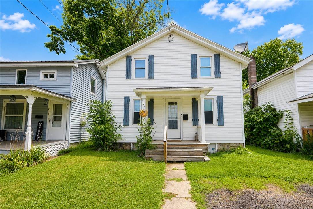 205 E Elisha Street - Photo 1