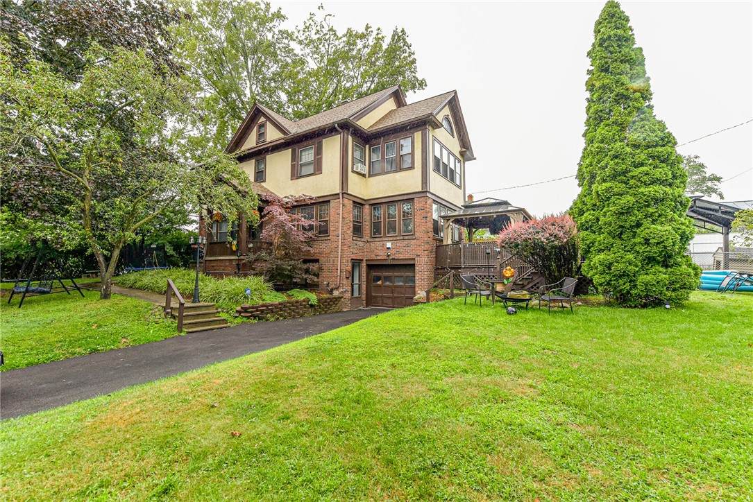 152 Empire Boulevard - Photo 1