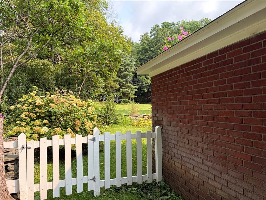 https://bt-photos.global.ssl.fastly.net/rochester/orig_boomver_1_R1705408-2.jpg