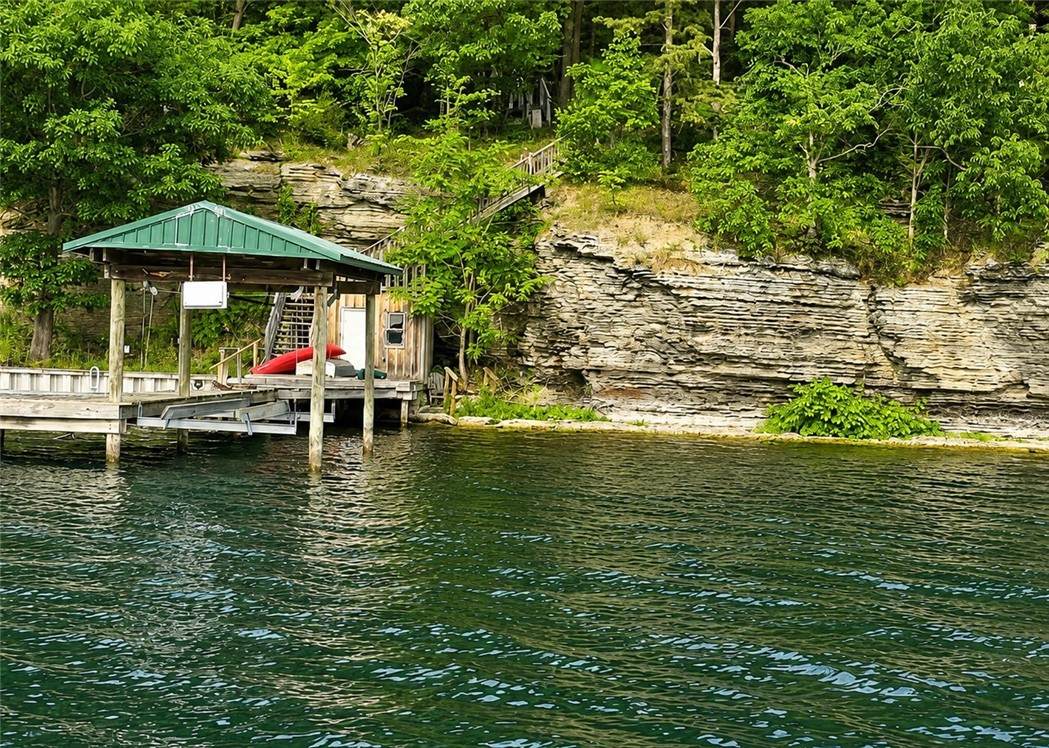 https://bt-photos.global.ssl.fastly.net/rochester/orig_boomver_1_R1706687-2.jpg