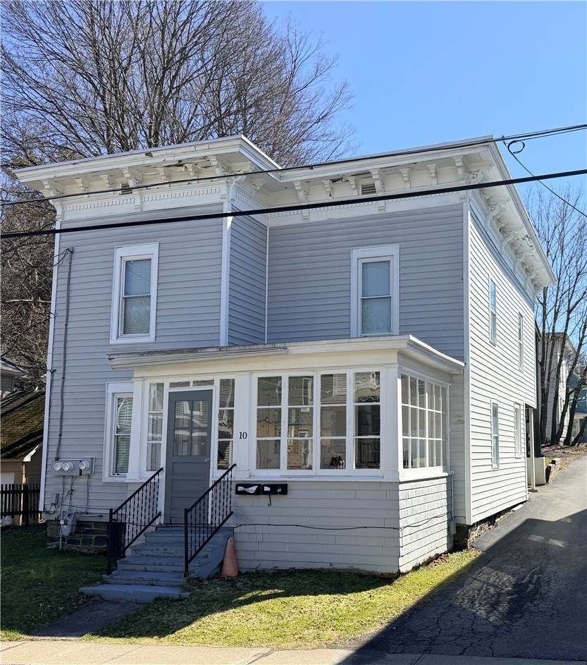 10 Reynolds Avenue - Photo 1