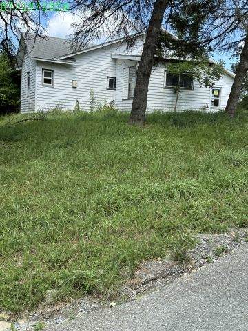 902 Roki Boulevard - Photo 1