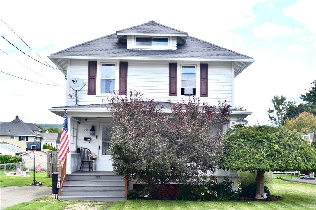1054 Johnson Street - Photo 1