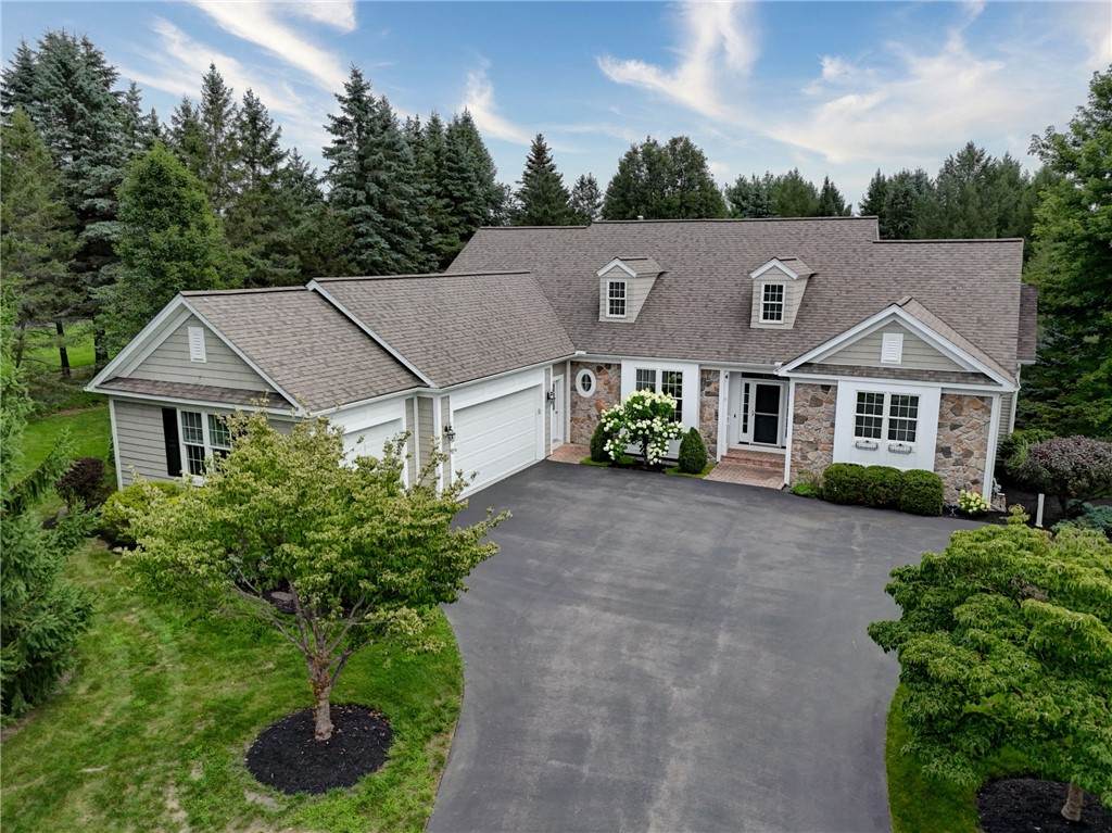 4 Pine Hollow - Photo 1