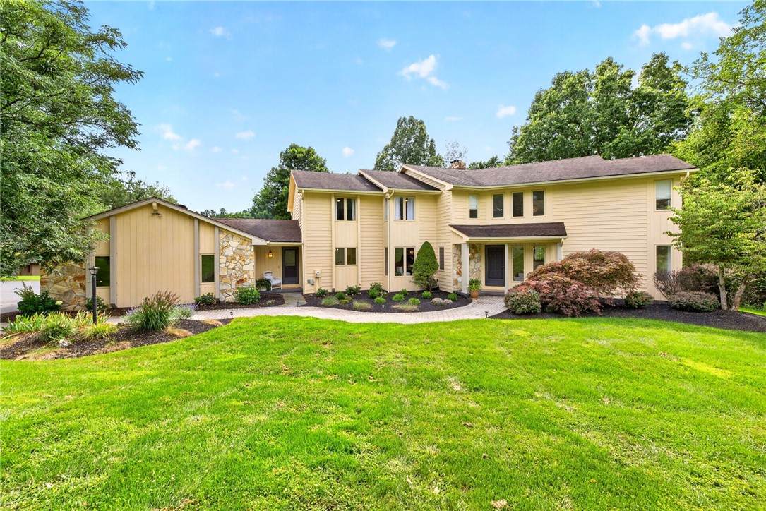 11 Pondview Drive - Photo 1