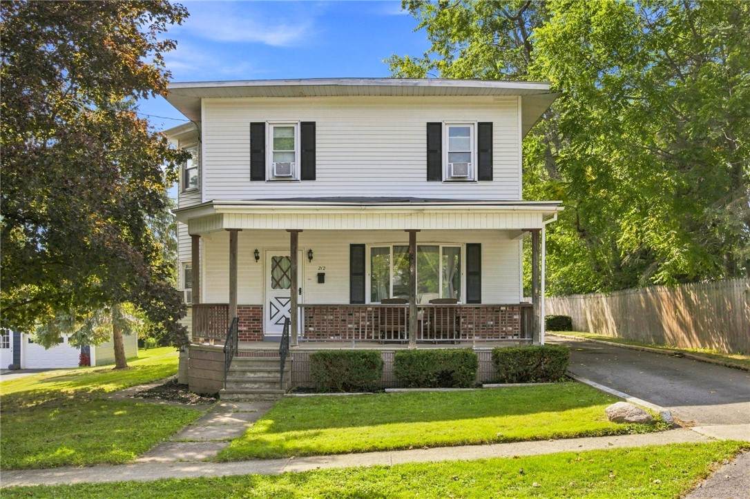 212 Lawrence Street - Photo 1