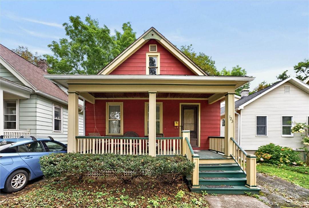 123 Oakland Street - Photo 1
