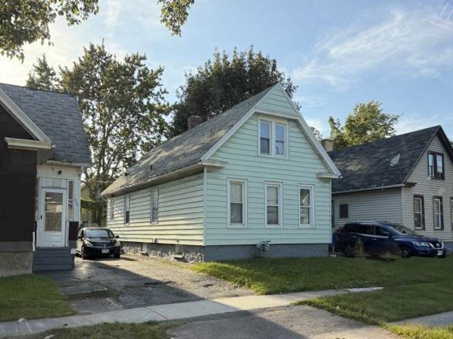 415 Hague Street - Photo 1