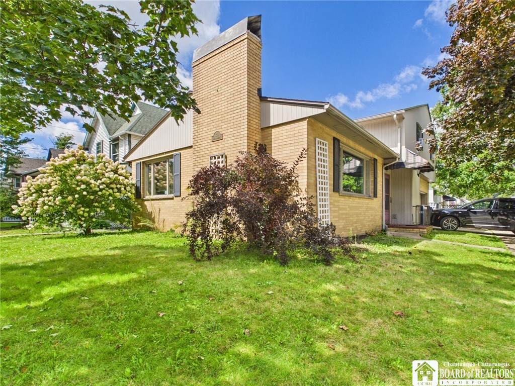 600 Henley Street - Photo 1