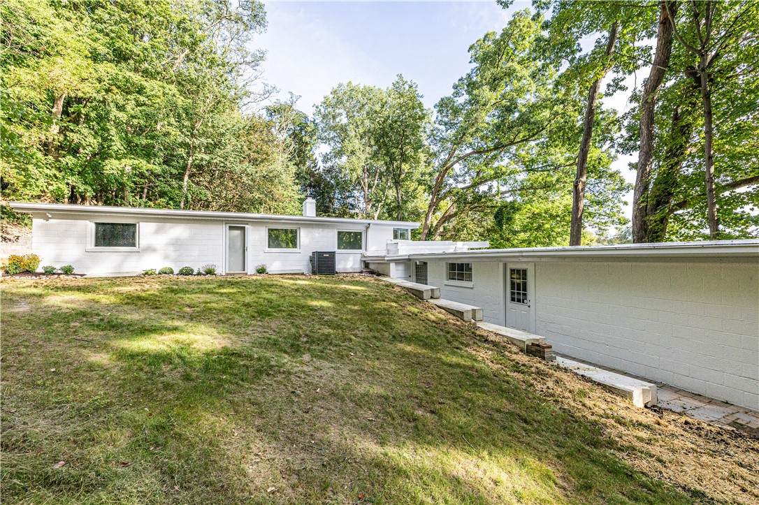 82 Lasalle Parkway - Photo 1