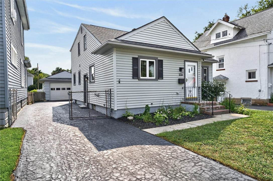 316 W Elm St - Photo 1