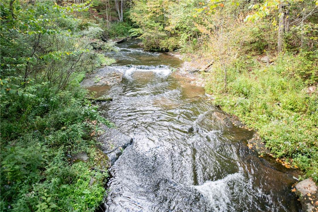 https://bt-photos.global.ssl.fastly.net/rochester/orig_boomver_1_R1716158-2.jpg