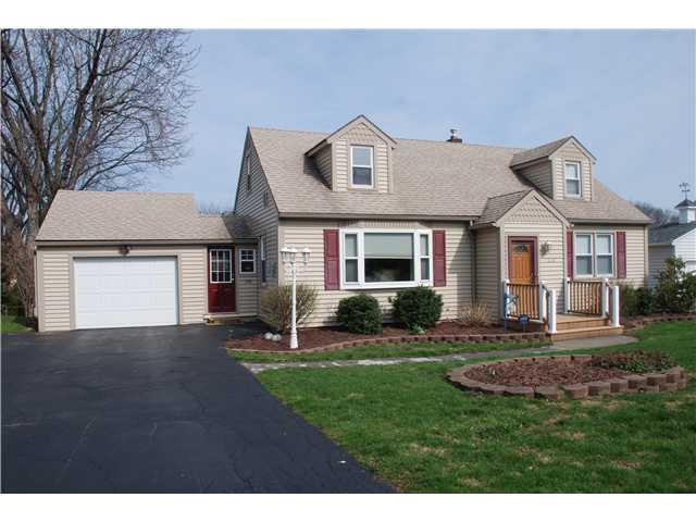 230 Grantham Rd, Irondequoit, NY 14609 (MLS #R214537) :: Robert PiazzaPalotto Sold Team