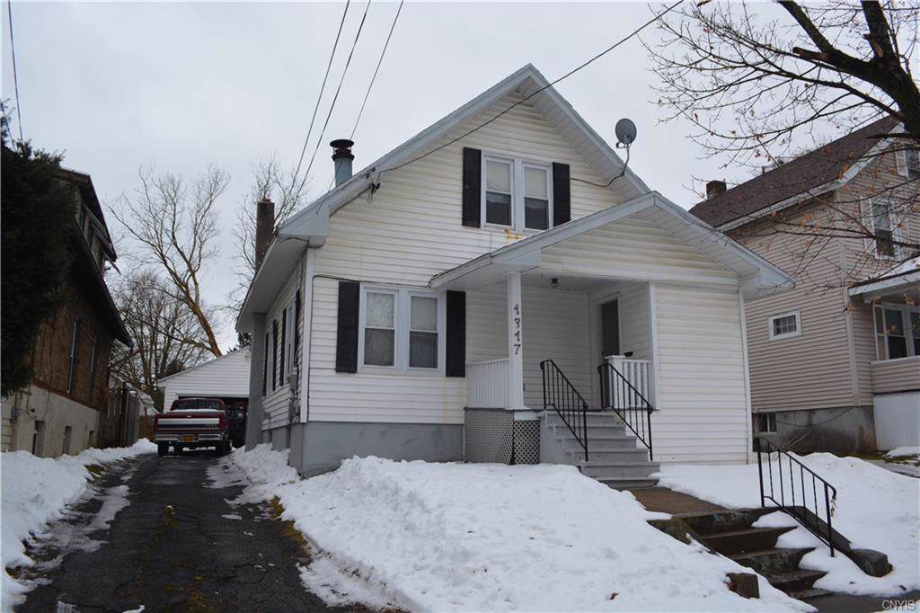 1317 Oswego Street - Photo 1