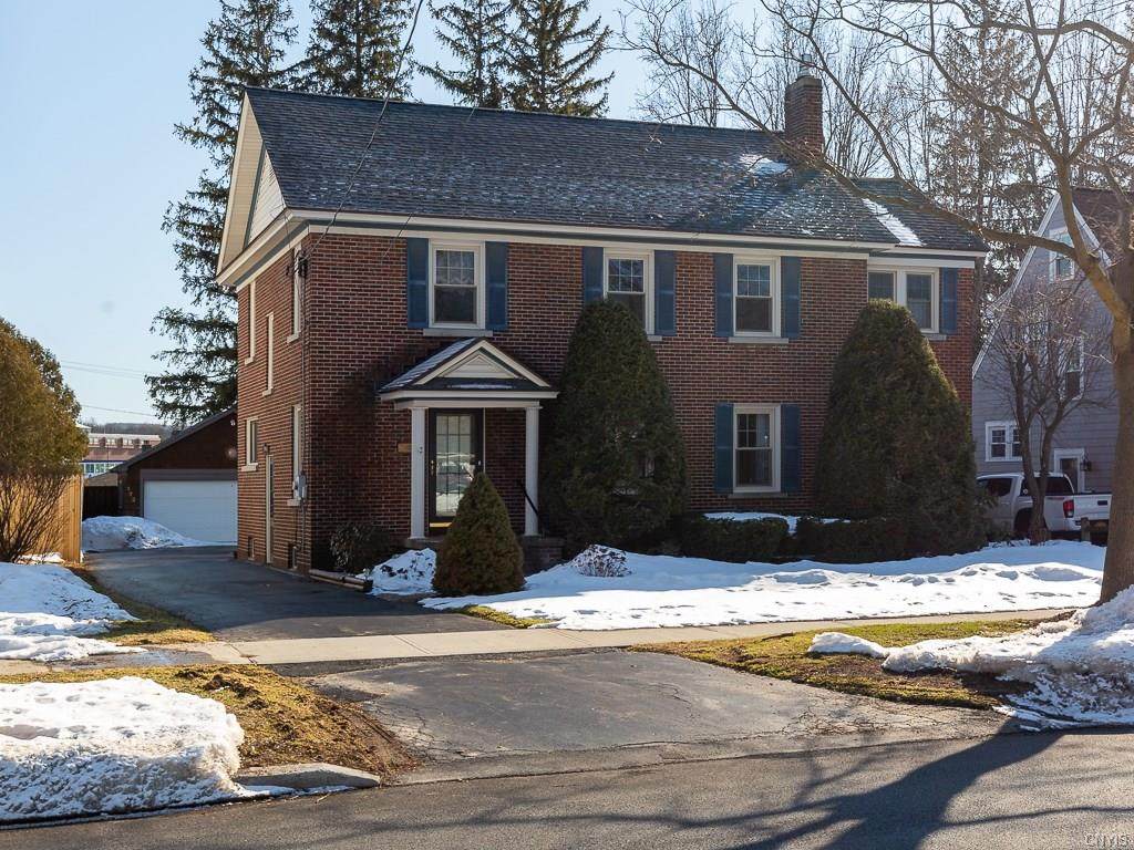 172 Thompson Boulevard - Photo 1